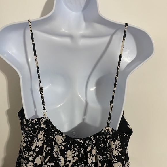 𝅺RENEE.C Women’s Square Neck Blouse With Adjustable Spaghetti Straps! (NWOT) - Picture 7 of 8